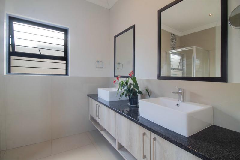 3 Bedroom Property for Sale in Parklands North Western Cape